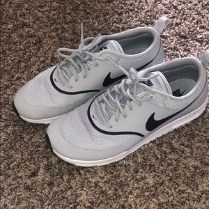 Super Gently Worn Nike AIR MAX THEA